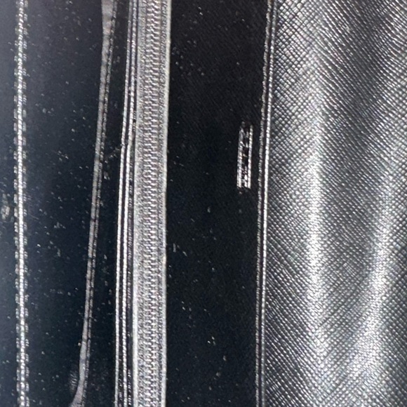 HP🎉Coach Wristlet - Wallet - Classic & Understated Smooth High Quality Leather! - Picture 11 of 16